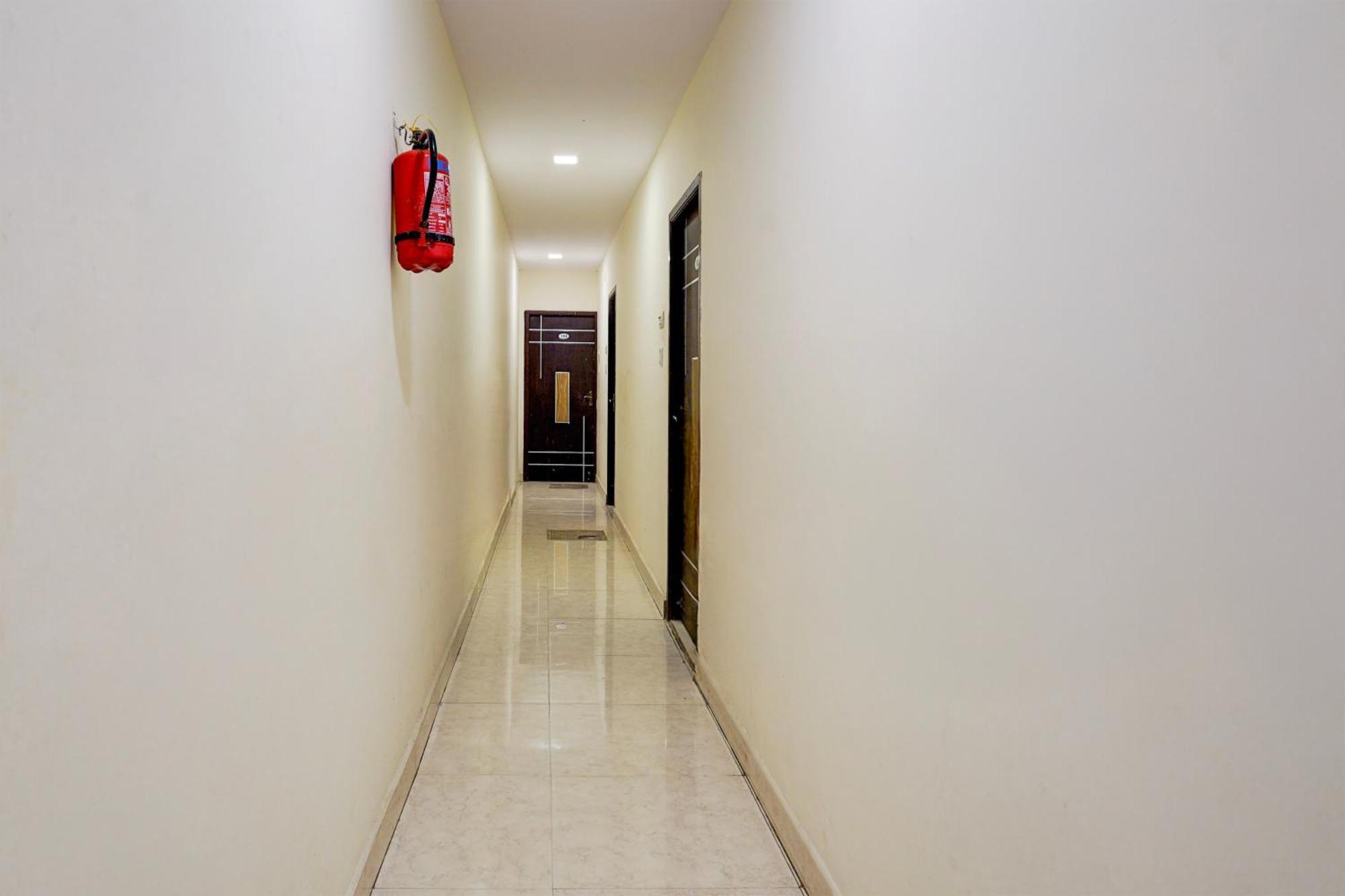 Hotel Super Collection O Thousand Lights 2*