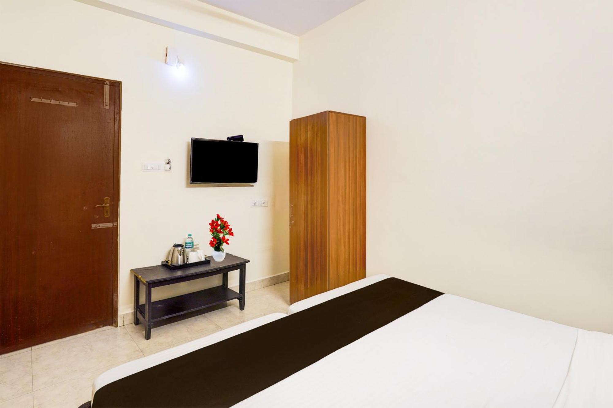 Super Collection O Thousand Lights Hotel Chennai